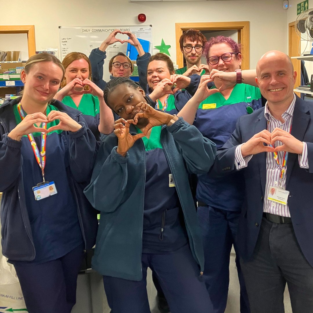 #TeamUHD are looking for a pharmacy assistant to join our dispensary and digital medicines team! 💚 You'll have great communication skills, flexibility, commitment and be a team player. Apply here: bit.ly/3U2Nimp #NHSJobs #pharmacy
