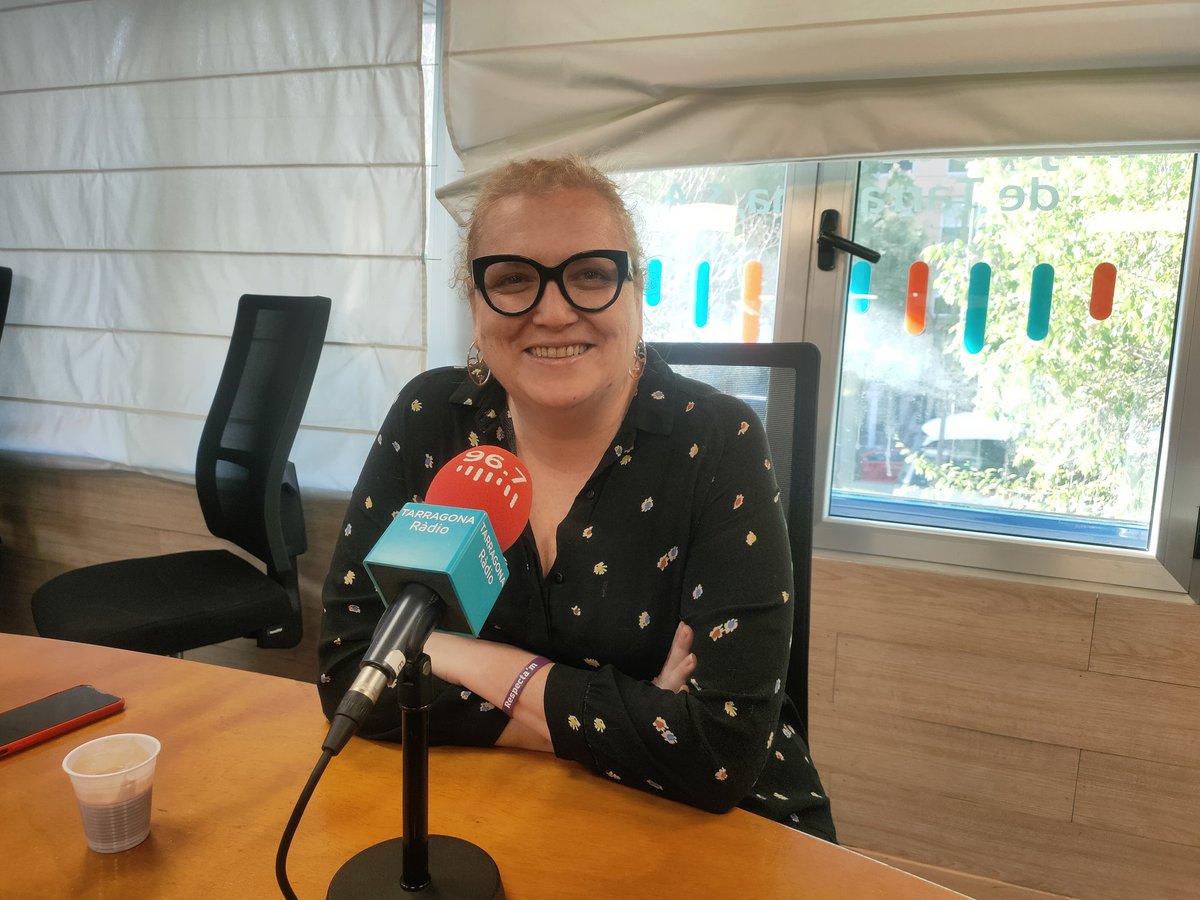 PSC Tarragona/♥️ (@psctarragona) on Twitter photo 🔴 La portaveu <a href="/Sandra_Ramos77/">Sandra Ramos</a>
a la tertúlia de <a href="/tarragonaradio/">Tarragona Ràdio 🟣</a>:
🗣️ "Aquest 12 de maig és el moment de retrobar-nos i apostar per solucionar els problema reals de la ciutadania: la sanitat, l'educació, les energies renovables, l'habitatge i la sequera". 🔴 La portaveu <a href="/Sandra_Ramos77/">Sandra Ramos</a>
a la tertúlia de <a href="/tarragonaradio/">Tarragona Ràdio 🟣</a>:
🗣️ "Aquest 12 de maig és el moment de retrobar-nos i apostar per solucionar els problema reals de la ciutadania: la sanitat, l'educació, les energies renovables, l'habitatge i la sequera".