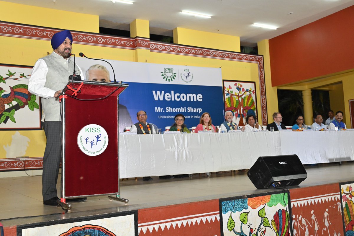 KIIT & KISS had the Honour to have Mr. @ShombiSharp, Hon’ble UN Resident Coordinator in India @UNinIndia for the historic MoU Exchange Ceremony. 

Few stills from the event.

@KIITUniversity #kiit #kiituniversity #UnitedNations @Saranjit72