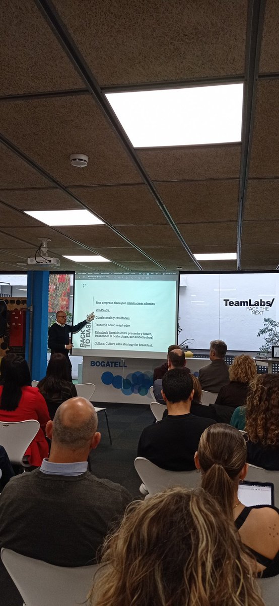 JoanClotet's tweet photo. Escuchar a @XavierMarcet siempre es #aprender Hoy en @teamlabs con #Caprabo hablando sobre #liderazgo https://t.co/PpUfHvxHdt