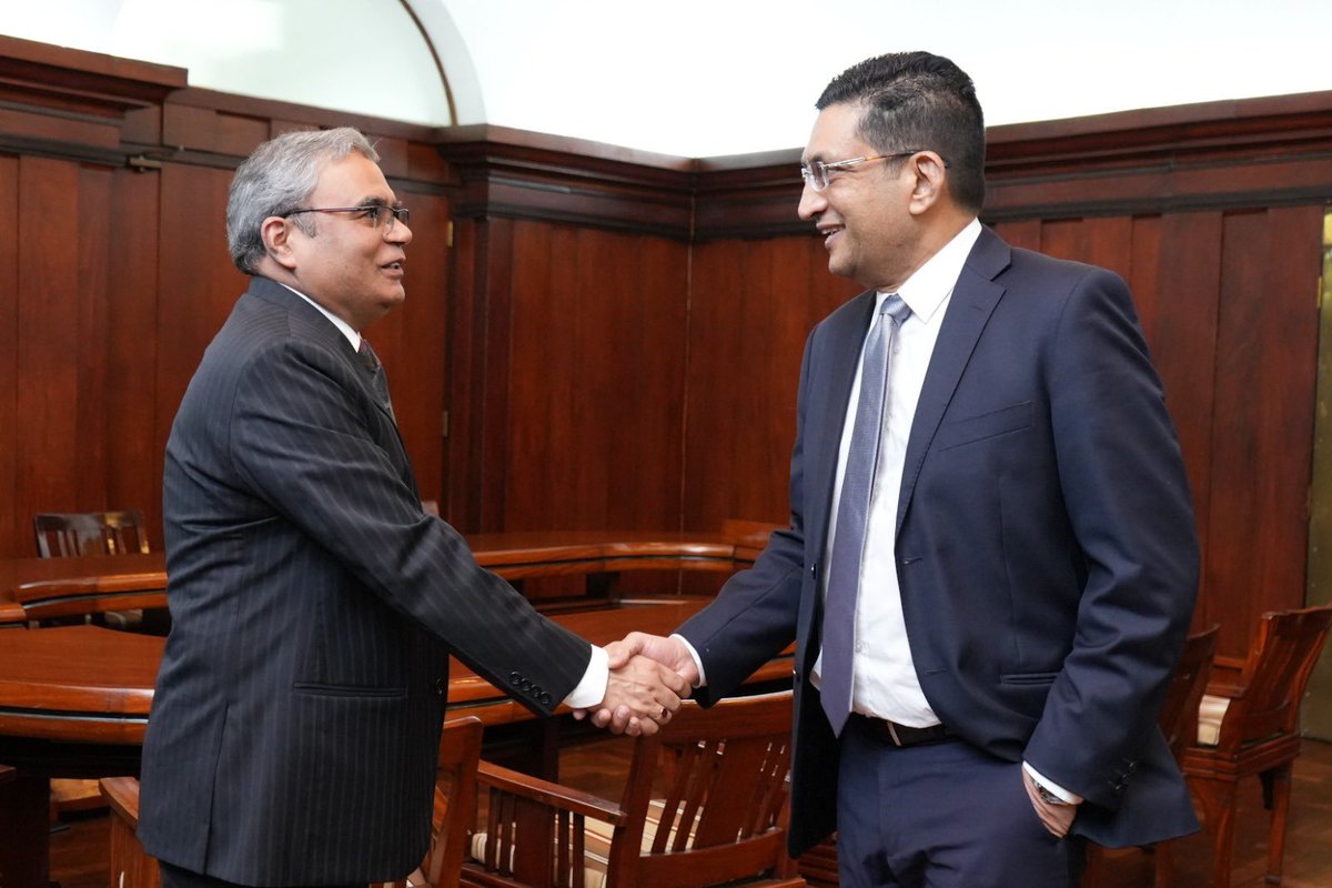 I had the pleasure of meeting Ambassador Indra Mani Pandey, Secretary General of #BIMSTEC this afternoon who is undertaking his inaugural visit to #SriLanka. We discussed measures to enhance cooperation within BIMSTEC. I assured 🇱🇰’s fullest cooperation in realizing the goals…