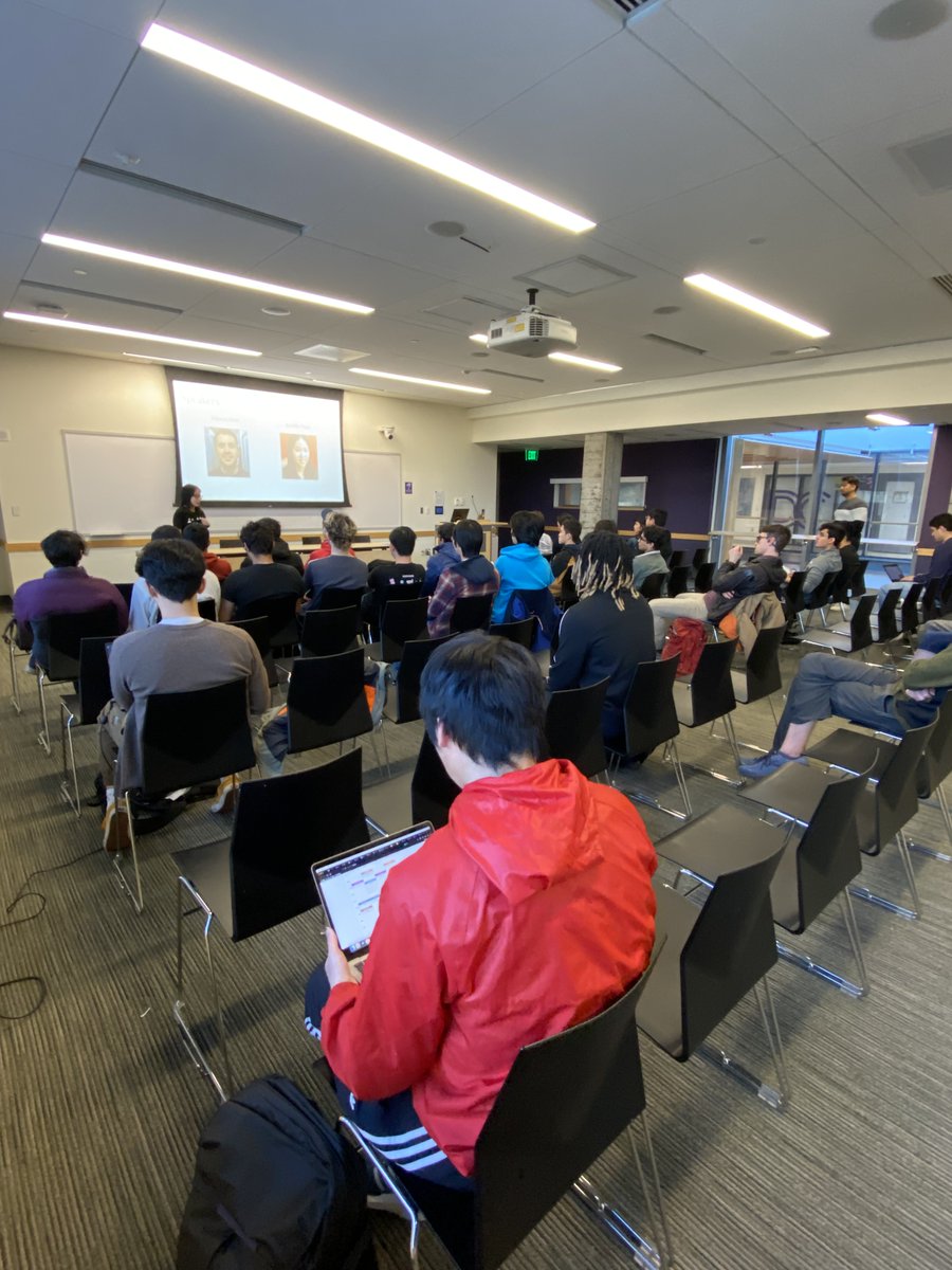 🎓🚀 Amazing session at the University of Washington @UW , in #Seattle with the Algorithmic Trading Club @ATCatUW ! @JKim_Tran & @Gekctek enlightened us about the vast world of Internet Computer Blockchain. 🌐🔗 Introducing Internet Computer's potential to top U.S. 🇺🇸 and…