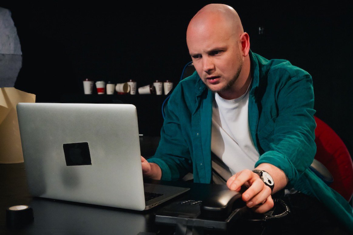 BACK TONIGHT - you’ve got 5 opportunities this week to catch ★★★★ #InsultToInjury from <a href="/moon_loaf/">MOON LOAF</a> 

A satirical comedy about misinformation, technology, responsibility, power, and eating other people’s sins.

🎭 Must End Saturday

🎟️ app.lineupnow.com/event/insult-t…
