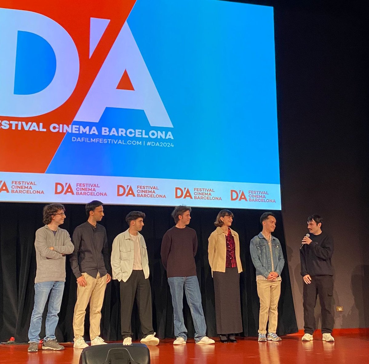 UnFrikiInculto's tweet photo. Ayer por fin desvelamos nuestro tríptico en casa. Nos faltan las palabras para describir lo precioso que fue ver la sala llena disfrutando/sufriendo/riendo con esa pesadilla que llevamos ideando cuatro años. Os queremos muchísimo. Gracias por venir y gracias por esperar 🥹🖼️💐❤️‍🩹 https://t.co/sUbkUI4Frs