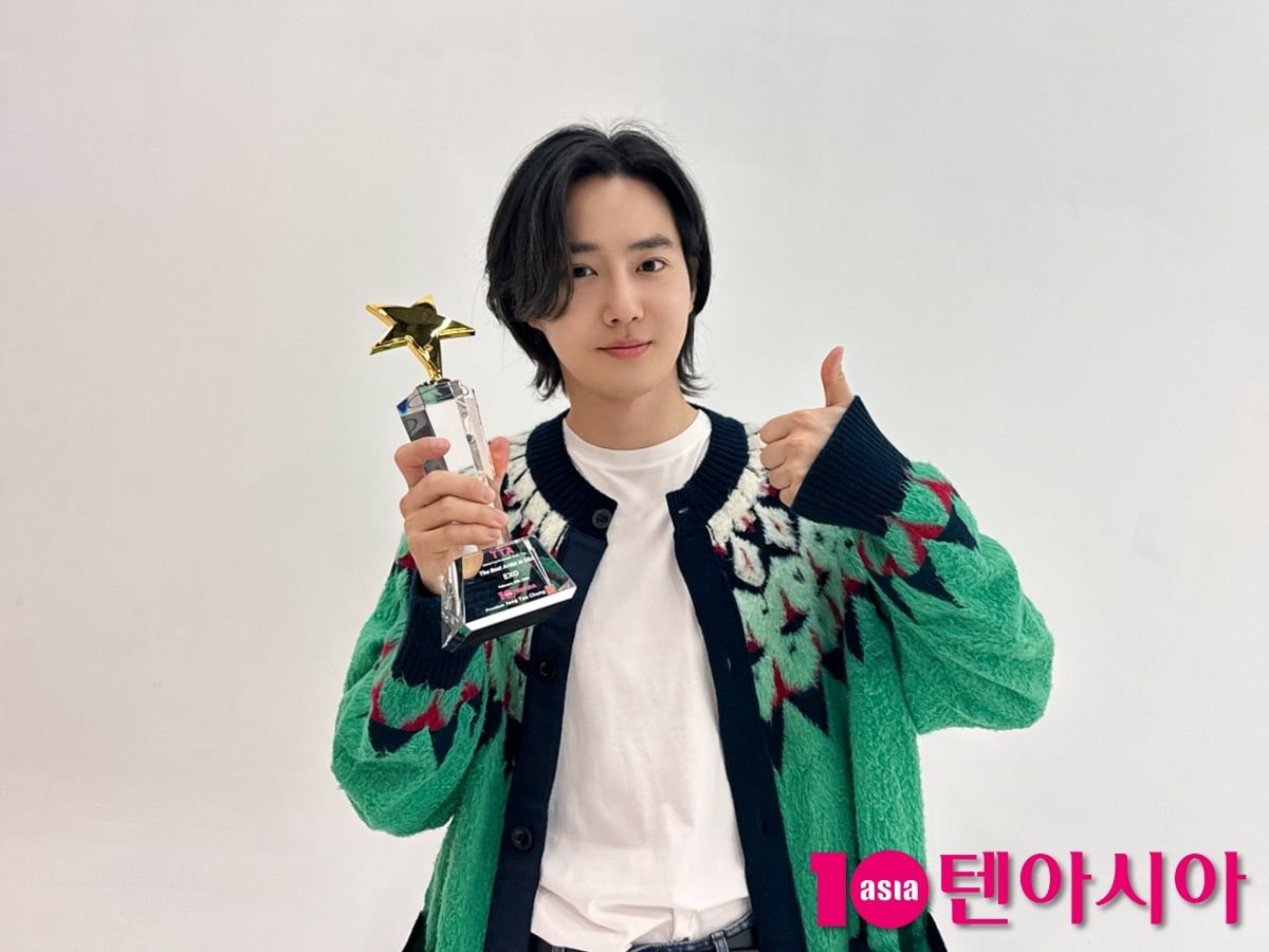 exochartstats's tweet image. EXO received the first place trophy for BEST GLOBAL ARTIST in the US at the 11th TTA Top Ten Awards.

'This year marks the 12th anniversary of EXO's debut. We received this award thanks to the continued interest &amp;amp; love from EXO-Ls around the world.' — SUHO 

#12YearsWithEXO #EXO