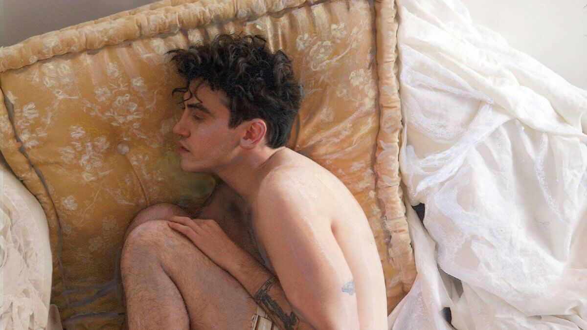 L'atlante di Michele Bravi, tra poesie e pornostar – l'intervista gay.it/latlante-di-mi… #Arte #CantantiLGBT #RappresentazioneLGBTQ