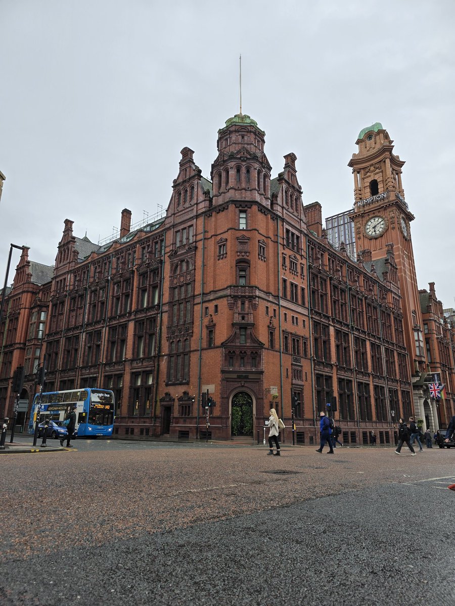 IrisaBrave's tweet photo. Manchester https://t.co/rfZrL2IEEY