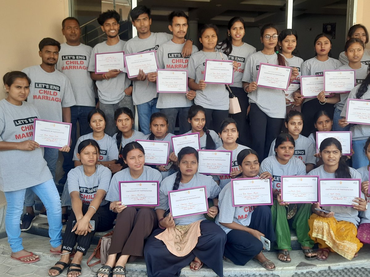 Introducing our new batch of 30 peer facilitators in Rautahat, all trained and ready to conduct Rupantaran sessions for their peers. Rolled out by @UNFPA w/ funding from @GPChildMarriage, this package is designed to equip youth in #Nepal w/ essential lifeskills to navigate life.