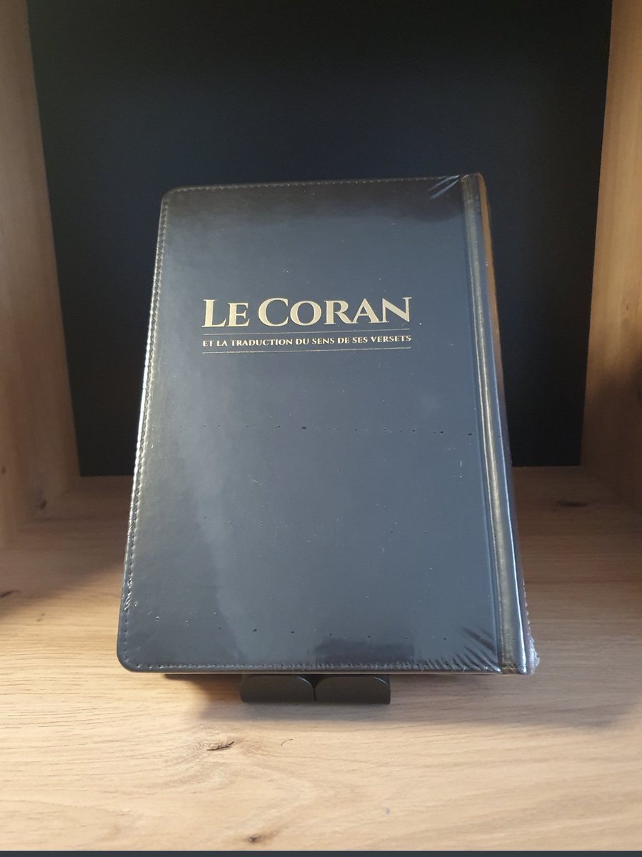 LibrairieQamar's tweet photo. 🎁Concours🎁

السَلامُ عَلَيكُم 

Une sœur qu'Allah la préserve fait gagner ce pack et ce Coran !

‼️Conditions :
❤️ Avoir l'intention de le lire 
✨ Like pour comptabiliser

✅Résultat le 13/04 https://t.co/O1AqcNqfhq