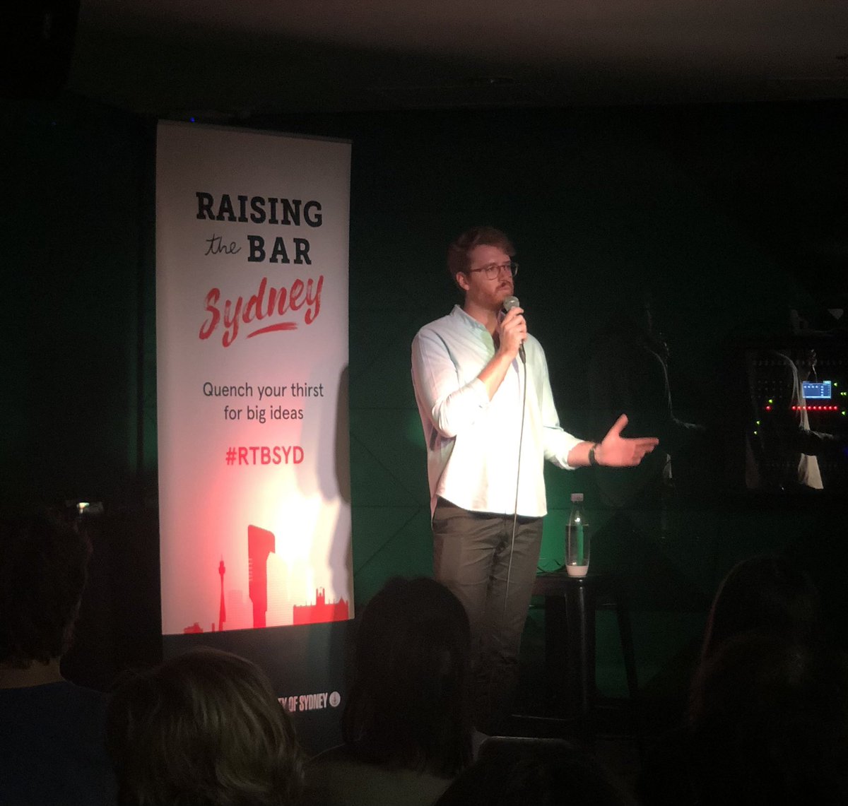 Great to see @JacobJCrouse at Raising the Bar Sydney #RTBSYD ‘I called up the prime minister to fix the clocks’ 😂 Jacob talking on how when the clocks change it can really mess with our circadian rhythms 🧠 💤