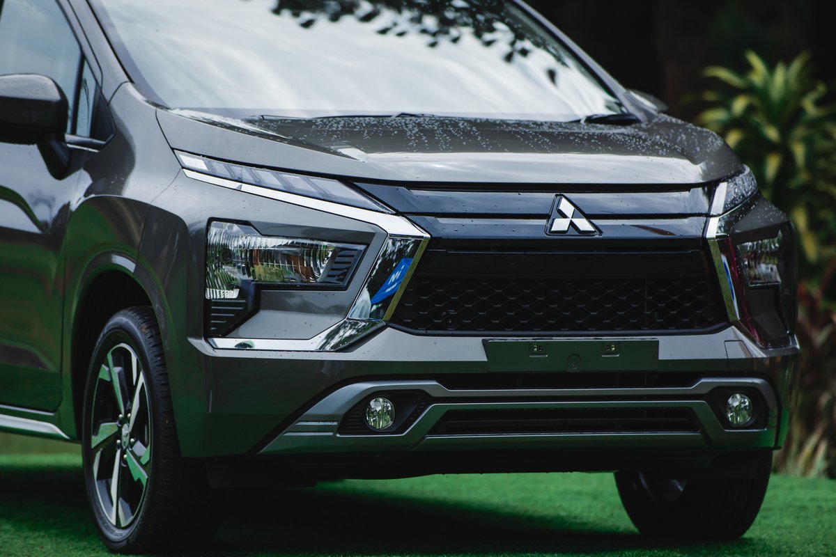 VictoriaMotorsU's tweet image. The new #MitsubishiXpander is here! With a high efficiency CVT transmission, this car is perfect for those long road trips.  #VML