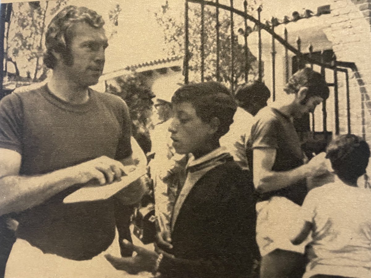 Bobby Moore and Peter Bonetti sign autographs