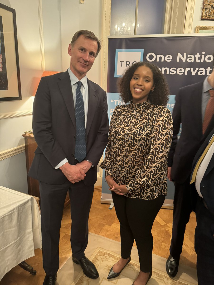 Great to meet and speak with Chancellor @Jeremy_Hunt yesterday evening at the @ToryReformGroup fundraiser about how we can support young people into home ownership, my experiences as a young Londoner and catching up with friends!