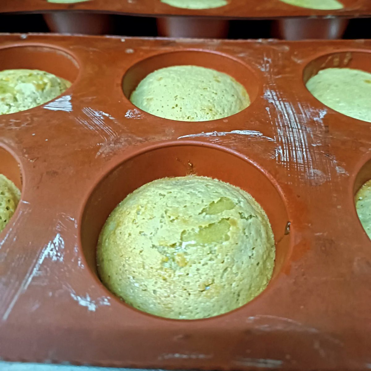 SadollRest's tweet photo. BROWNIE DE CHOCOLATE BLANCO, TÉ MATCHA Y NUECES. 🤪
BROWNIE DE XOCOLATA BLANCA, TE MATXA I NOUS.👨‍🍳
#brownies
#brownie
#chocolate #chocolat #matcha #matxa #te #sadollrestaurant  #sadoll  #menu #menudeldia https://t.co/tGU24Zu9kc