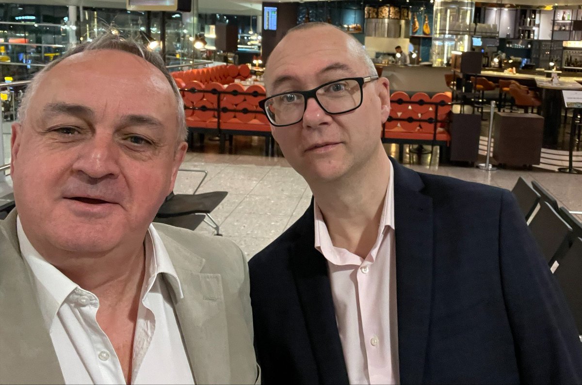 ChromDirect's tweet photo. π Rise and shine! β Frankie Button of Chromatography Direct and Terry Buckland of KRSS are up bright and early to catch their flight to Analytica in Germany! π©πͺ Safe travels, guys! βοΈ #Analytica #GermanyBound #EarlyBirds #ChromatographyDirect #KRSS #TravelAdventures ππ¬ https://t.co/RvgDemOIxm