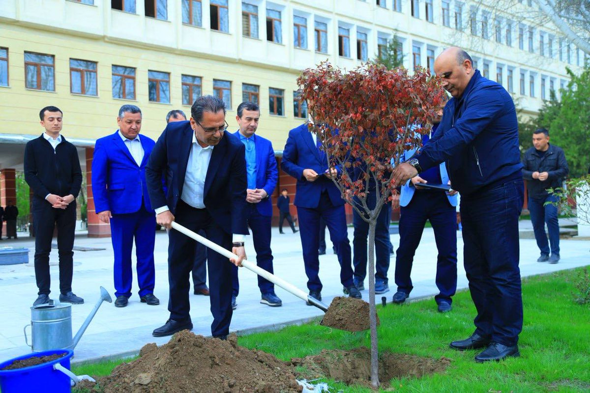 Vazir Jizzax davlat pedagogika universitetida bo‘ldi (gov.uz/news/view/9299/) Shu kunlarda Oliy ta’lim, fan va innovatsiyalar vaziri Qo‘ng‘irotboy Sharipov Jizzax viloyatida joylashgan oliy ta’lim muassasalarida olib borilayotgan ishlarni ko‘zdan kechirmoqda.