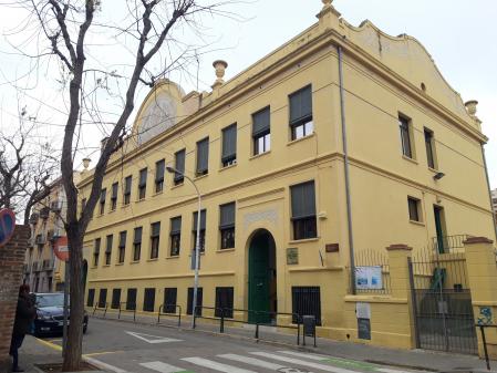 DiarideBadalona's tweet photo. 🎒@ventosmir convoca aquest dijous una concentració a la pl. de la Vila per protestar per "l'incompliment dels terminis" del projecte de construcció de la nova escola.

La convocatòria serà a les 16:30h a la pl. d'Ernest Lluch.
#Badalona https://t.co/r9zONimxuT