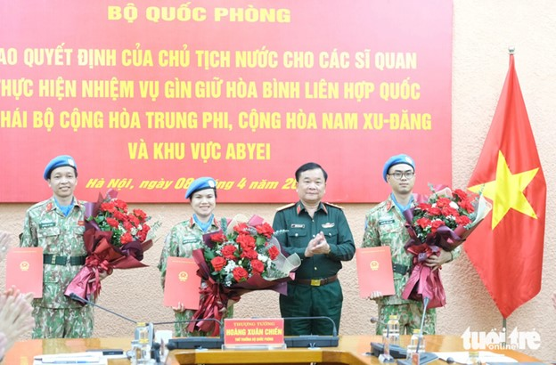 #Vietnam to send 3 more officers for UN peacekeeping missions Full story: tinyurl.com/5n8frvwb