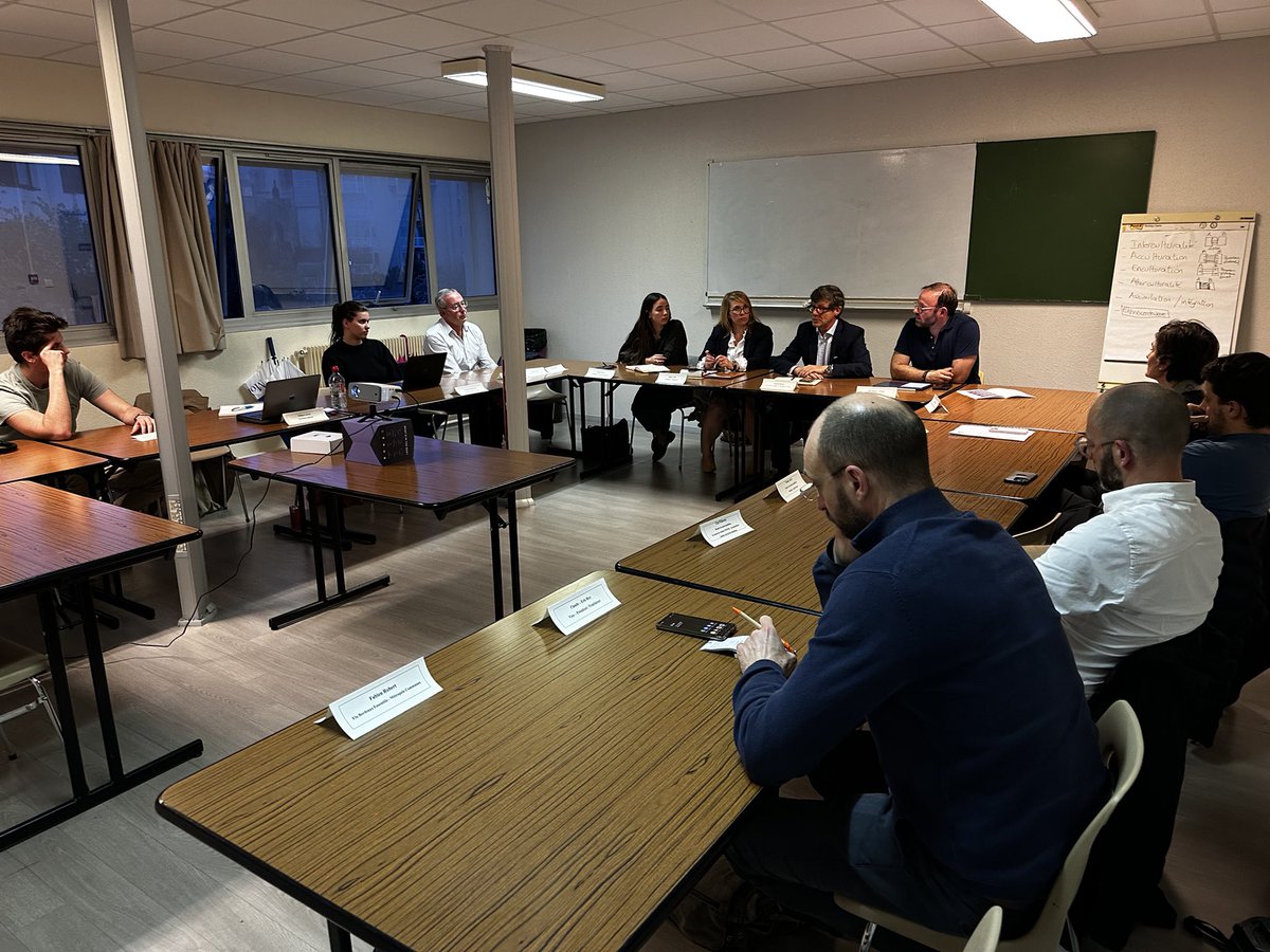 📍Présentation hier soir de <a href="/PublicaConcilia/">Publica Concilia ThinkLab!</a> aux élus du groupe <a href="/BdxEnsemble/">Bordeaux Ensemble</a> , échanges autour des thèmes: 
- Attractivité économique 📊
- Les mobilités 🚌🚲
#bordeauxmaville 
#Thinktank 💭✍️