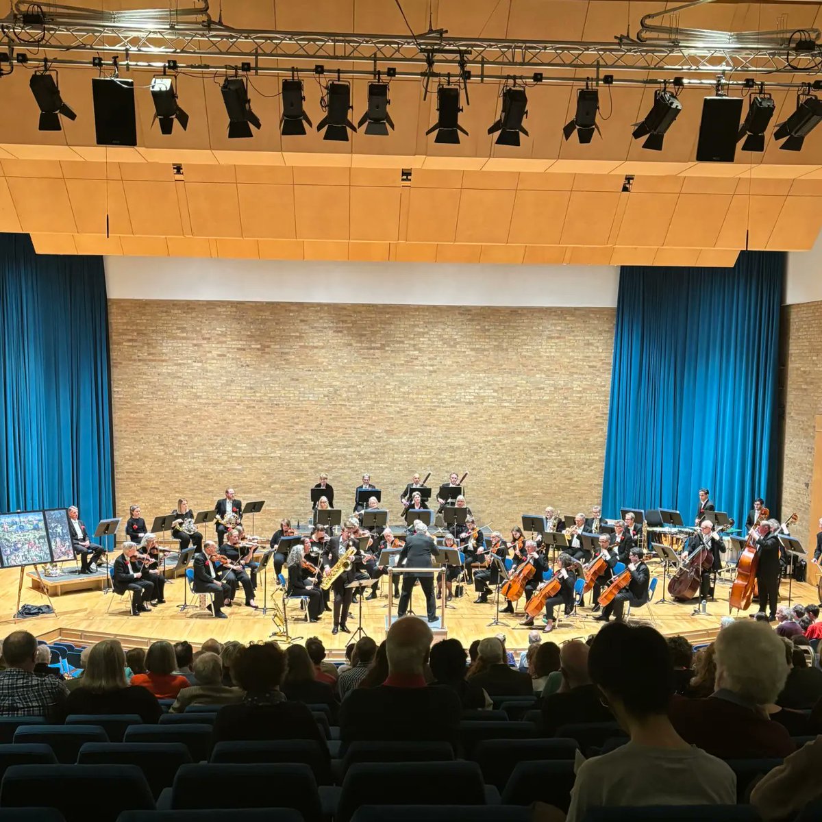 Fantastic time performing with the Sampson Orchestra of Cambridge on Saturday night, giving another performance of Darrell Davison's triple saxophone concerto 'The Garden of Earthly Delights' 🎷🎷🎷🌱🌿🌷