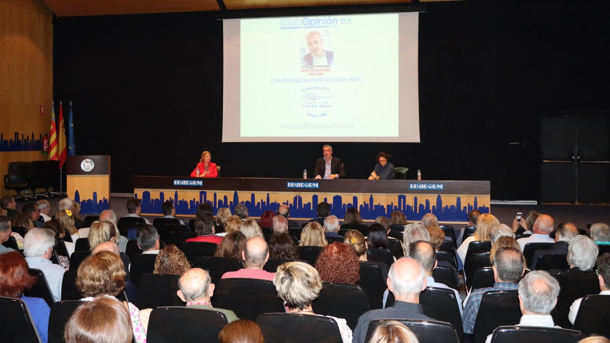 El consultor político Xabier Domínguez expone en #Benidorm los ‘Retos de una España (casi) rota’.
La conferencia, hecha por el Club de Opinión, puso sobre la mesa asuntos actuales como la falta de diálogo político o la polarización.

👉benidorm.org/es/noticias/el…

#BenidormEsAlcadía