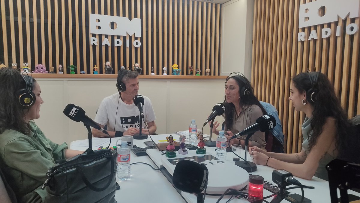 Rumberas, flamencas, guerreras, libres y lo que les dé la gana de ser 💃🎶 @LAS_MIGAS ya están en @DQABOMRadio 🎙️