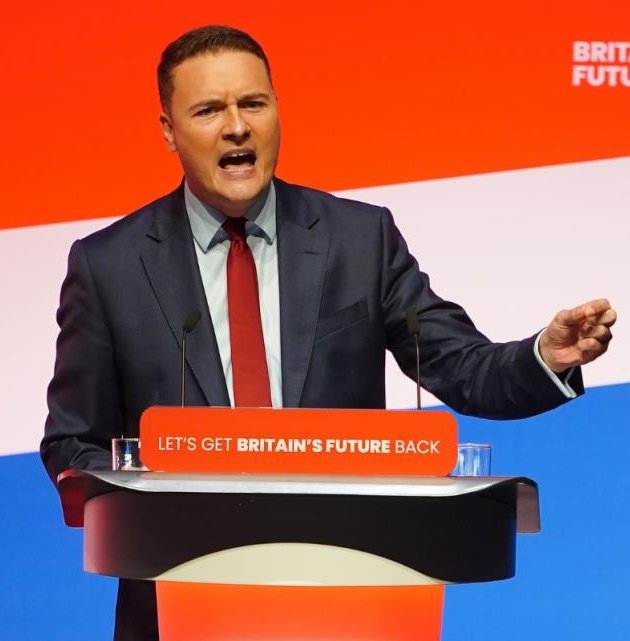🚨 Betrayal of the NHS Labour will force the NHS to use the private sector, Wes Streeting says. Sorry @wesstreeting, but we have a message for you and your mates... we don't want our NHS to be sold off!