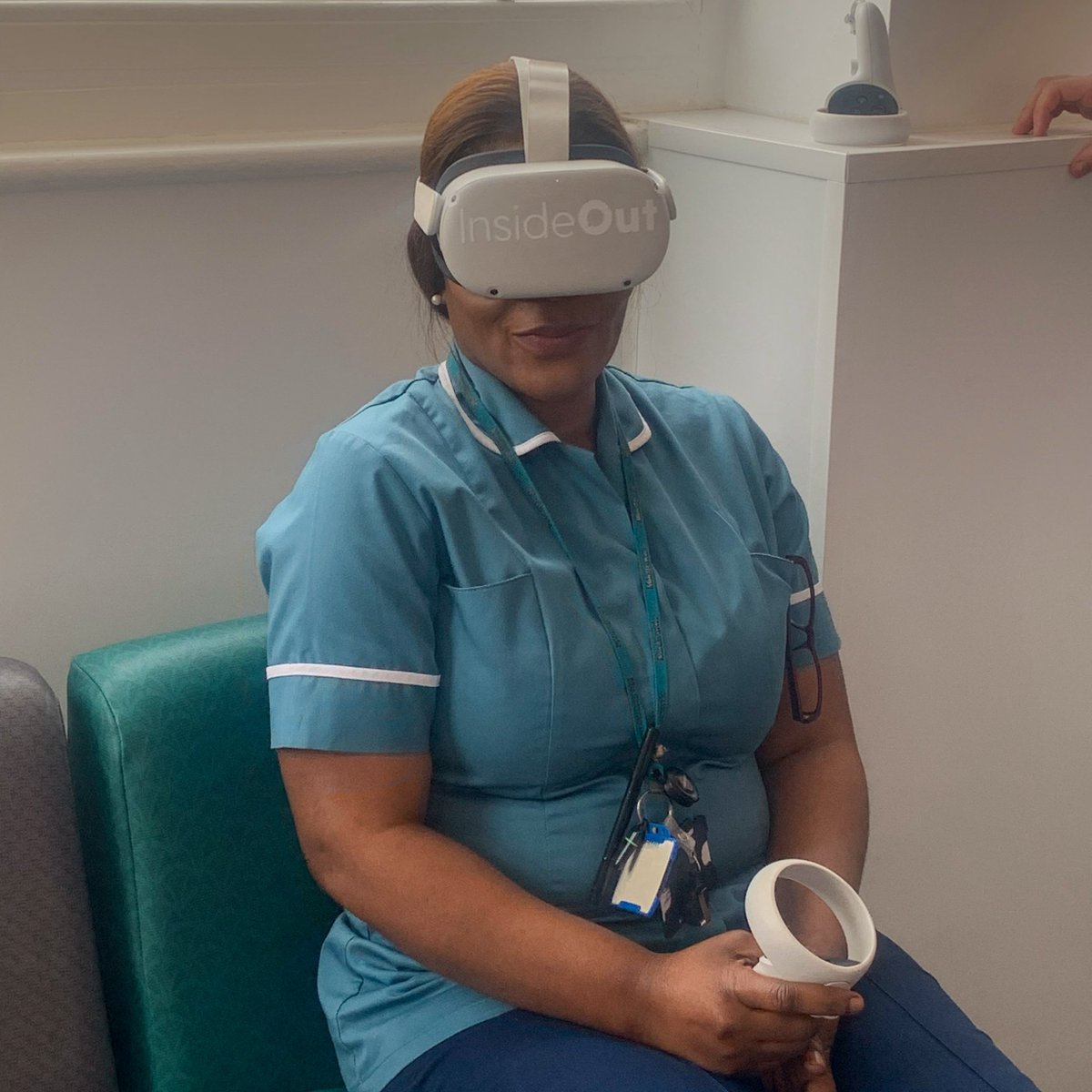 Ever fancied having your procedure on a beach on Thailand? What about in an underwater hotel? 🏖️🐠 This is becoming a reality for select procedures/patients with the new VR headsets helping patients to relax and be transported away during their procedure.🧘‍♀️