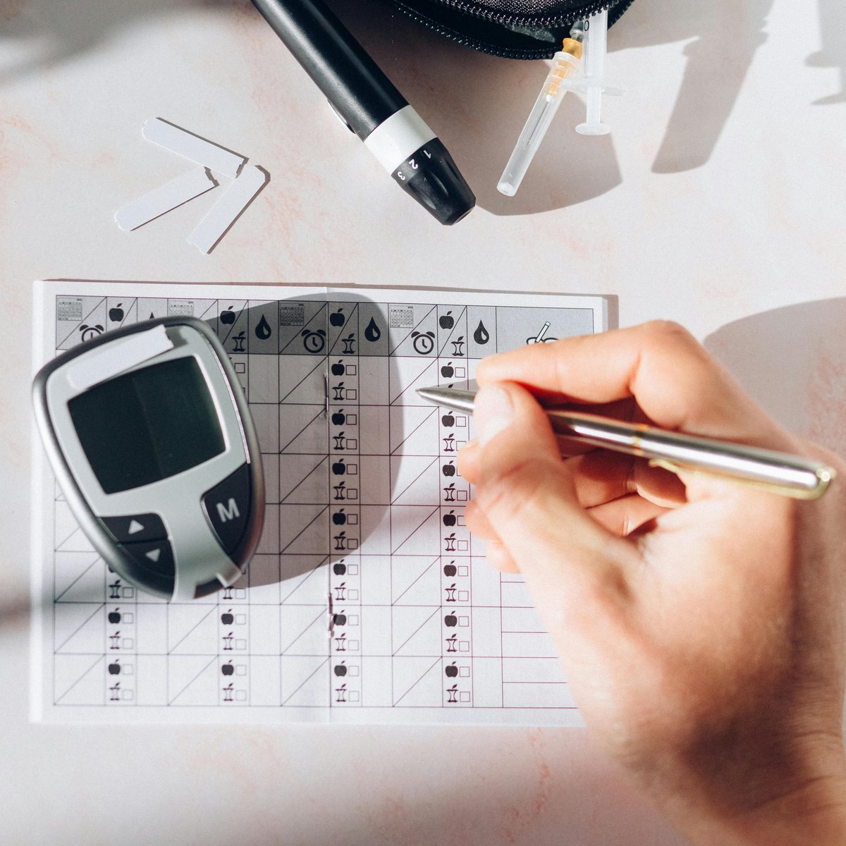 Using nearly 1.5 million health records from >350,000 older adults with diabetes in Hong Kong, Elaine Chow and colleagues investigate a novel machine learning model to predict risk of severe hypoglycaemia. @ElaineC48486251 @Aimin72766933 @CUHKMedicine doi.org/10.1371/journa…