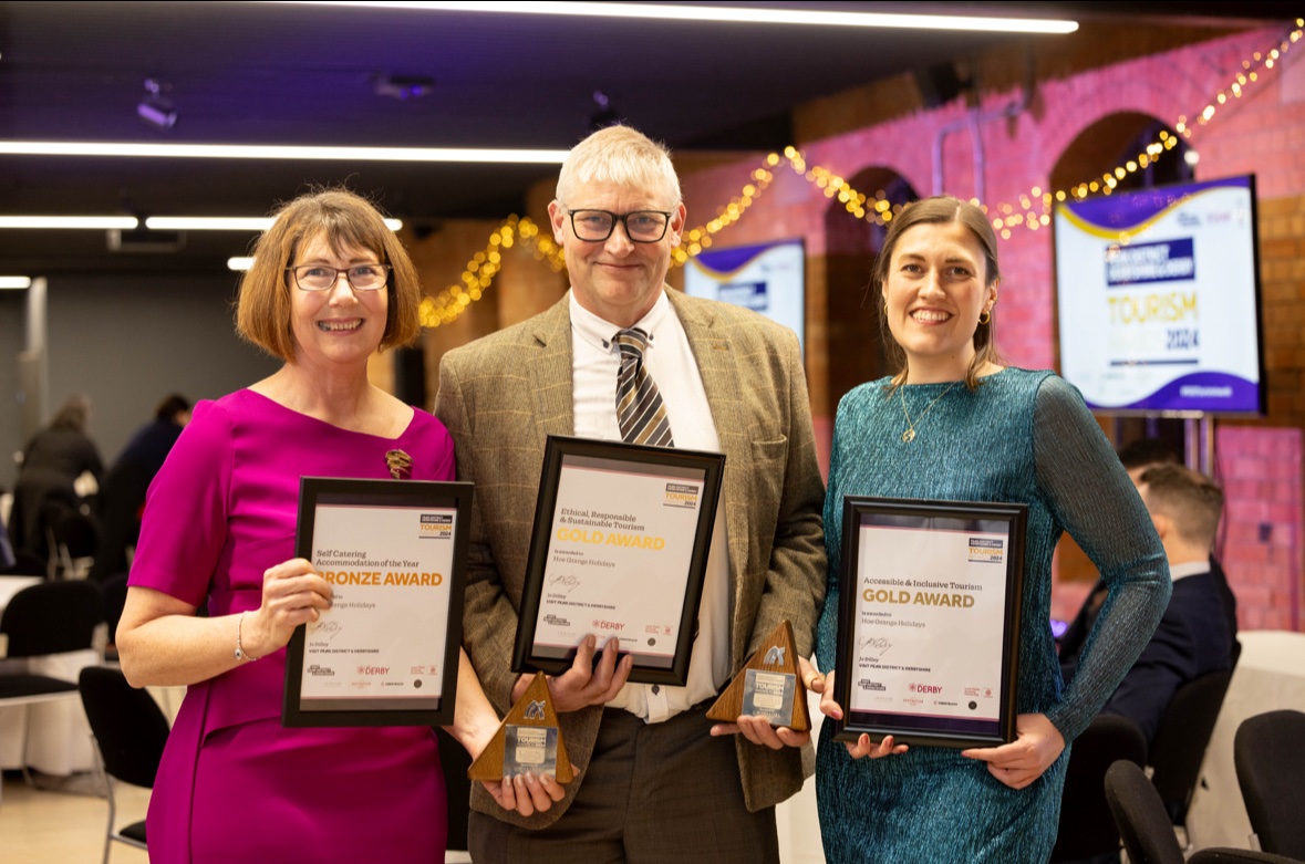 Triple triumph for @HoeGrange Holidays at the prestigious Peak District, Derbyshire and Derby Tourism Awards🎉 Find out which of the prestigious awards they won➡️ enablemagazine.co.uk/hoe-grange-hol…