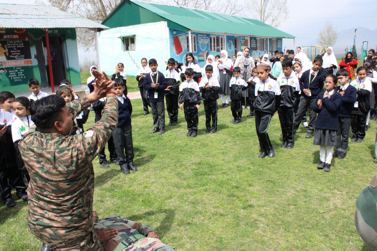 Empowering tomorrow's heroes! #IndianArmy conducted a #CPR (Cardiopulmonary Resuscitation) & BLS (Basic Life Support) capsule at AGS Highground, #Anantnag, ensuring #students gain life-saving skills. Practical learning meets preparedness, shaping a safer future.

#Kashmir #wecare