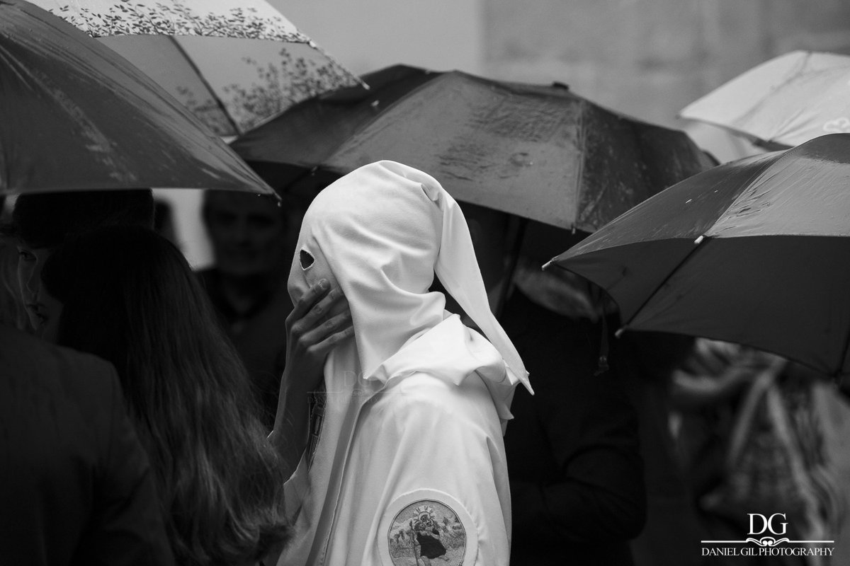 Instantes de la pasada Semana Santa en Jerez de la Frontera, marcada por la climatología adversa. Reportaje completo en: danielgilphotography.com/post/semana-sa…