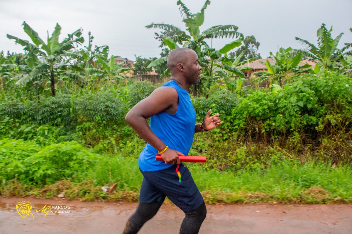 Quadriceps play a key role in a runner's stride. The quads bend the hip and extend the knee, stabilizing and absorbing the impact as you land. This propels you forward, transferring energy to the hamstrings as you move from the stance to swing phase.@LegendzMarathon we ready🏃🏽