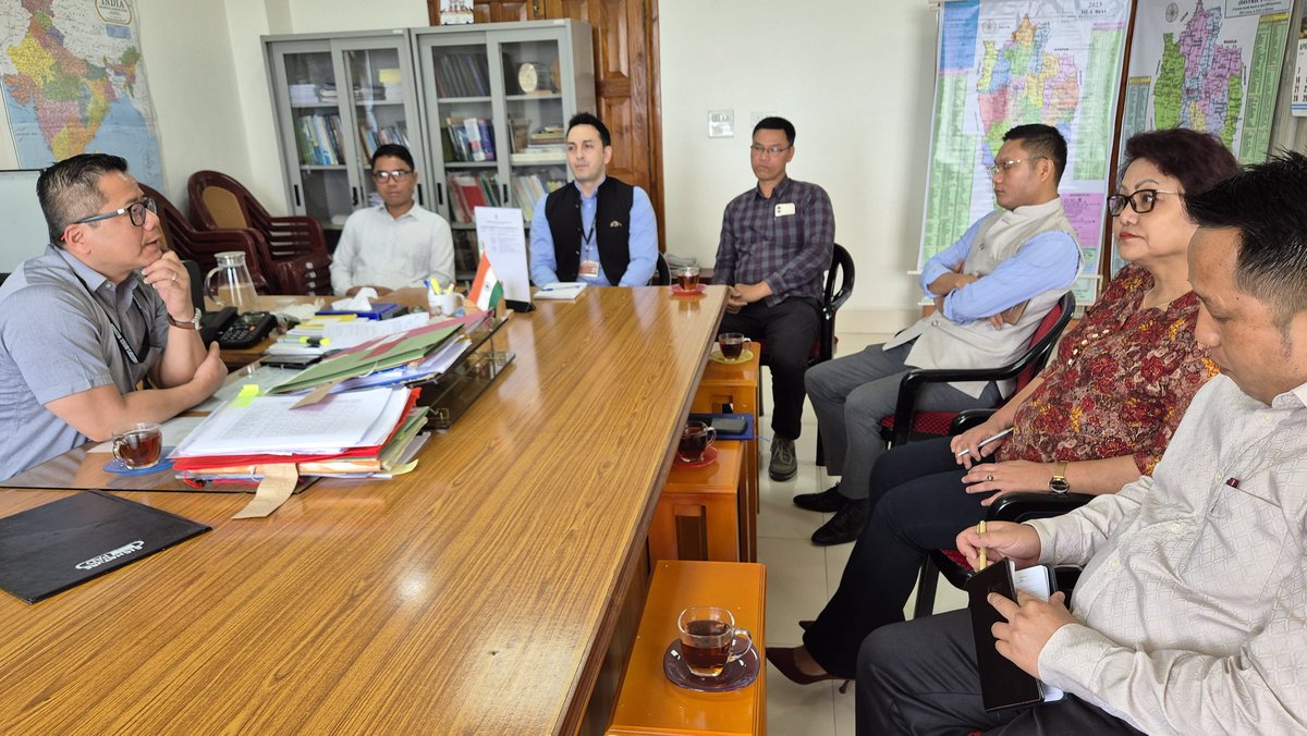 Vawiin khan Chief Minister Secretariat a thawk Officers te chu Pu Vanlaldina Fanai, ICAS, Commissioner & Secretary to CM chamber-ah an thukhawm a. CM Secretariat hmasawnna tur thil pawimawh te an rel.