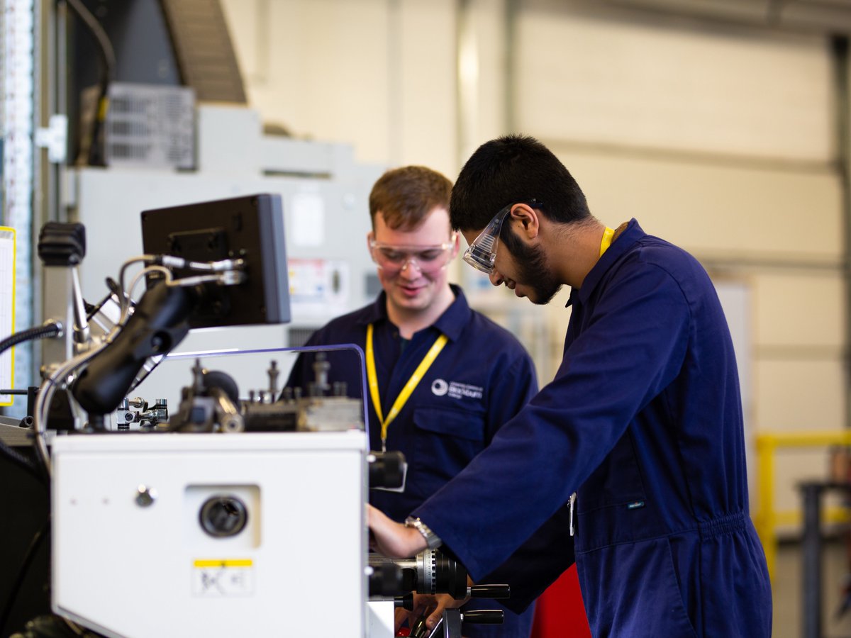 Exciting News! We have been chosen by Lancashire company, @wecgroupltd, to train the next generation of machining apprentices! Read more about it here 👉 openmylink.in/HdjGu #Engineering