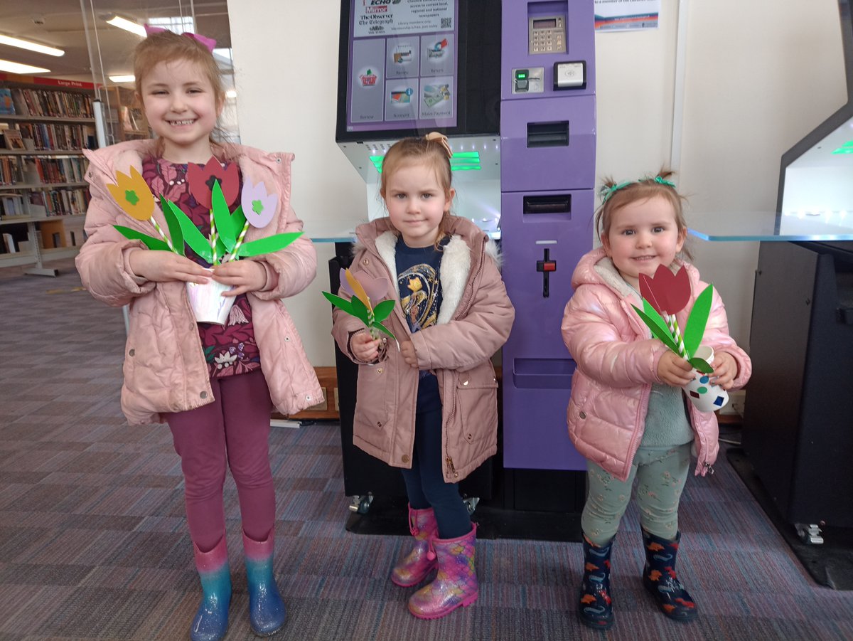 There are loads of craft sessions and other events at our libraries going on this week, such as the making of tulips at Ellesmere Port Library yesterday morning. You'd never guess these three were sisters would you? For a list of events, by library, see cwac.co/pp3vU