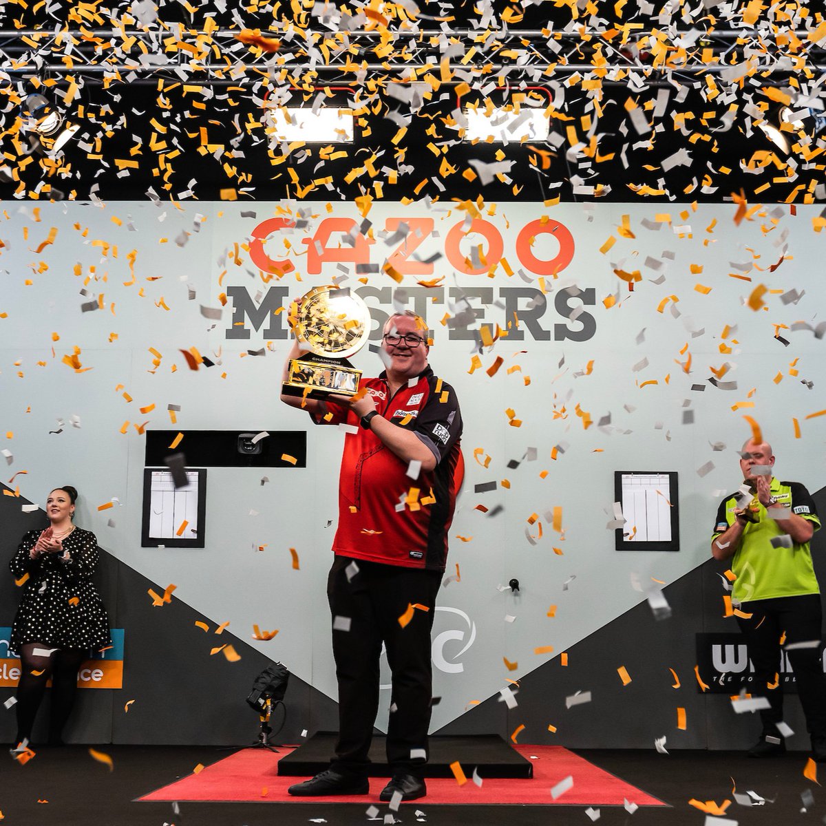 Join us in wishing 2024 Masters Champion 'The Bullet' a Bunting Mental Birthday! 🎂 We hope you have a fantastic day, @sbunting180 💪 Drop your Bunting Bday wishes here 👇 #TeamTarget #LetsGoBuntingMental