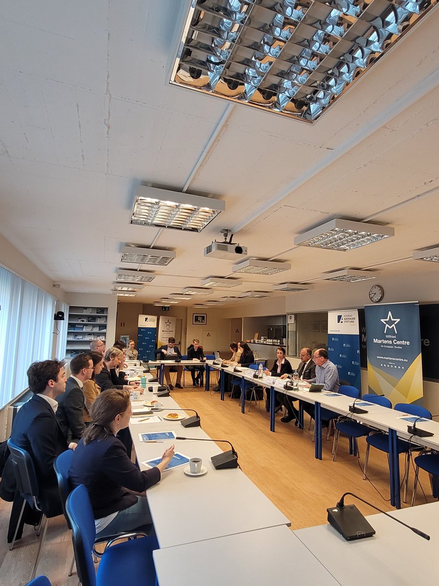 Full house for the 1st briefing of 2024 on 🇪🇺EU #migration policy organised by @MartensCentre and @kaseurope. Great to have @eu_eeas Special Envoy for external dimension of migration Ambassador @LSorecaEU sharing his valuable experience and insights with us.