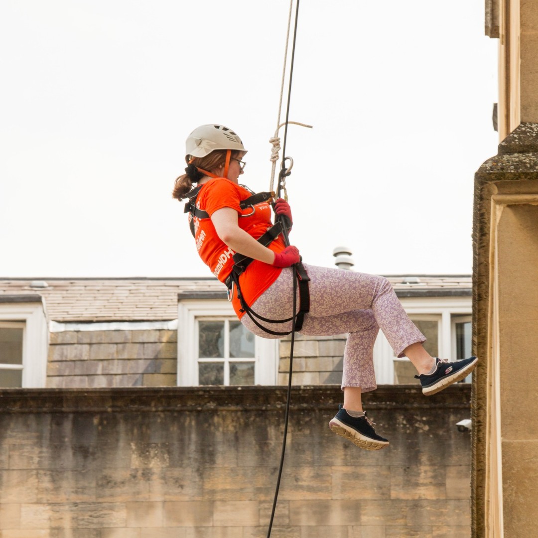 🌟 Calling all thrill-seekers! 🌟 Feel the rush! Abseil down the iconic Lodge Gate of Exeter College in Oxford for an adrenaline-fueled thrill. Join us in supporting local terminally ill children. 🧡 Sign up and combine adventure with compassion - hdh.org.uk/3UDysDv