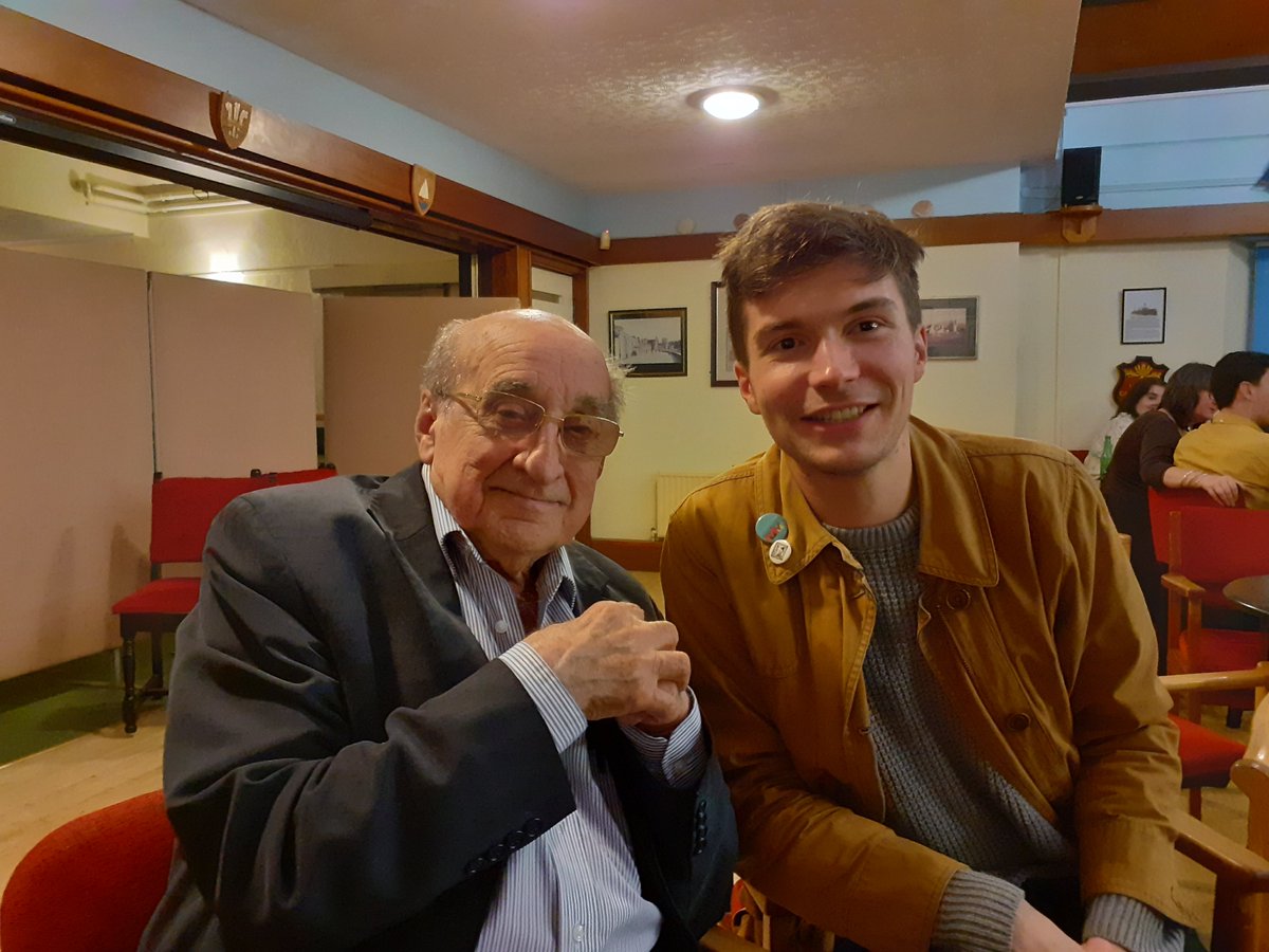 Llongyfarchiadau i <a href="/Jimparcnest/">T James Jones</a> ar gyrraedd y 90, a diolch am lais sydd mor eangfrydig a chyfoes ag erioed.

(Llun - Caernarfon, Hydref 2019)