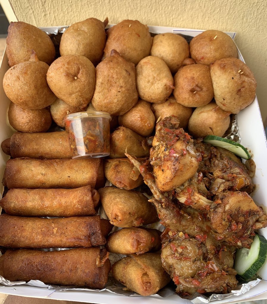 Happy new week my darlings We have small chops available this week on preorder F1 25,000 F2 and F3 17000 F4 9000 Location: Lekki Jakande Order link in Bio IG @CulinaryErudite