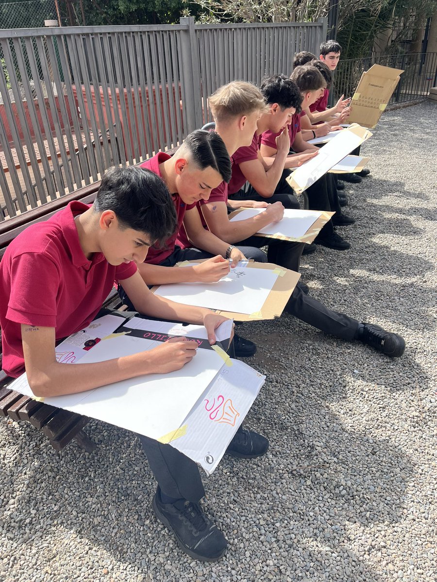 4t d’ESO d’E.V.Plàstica s’ha posat en la pell de l’artista Sorolla i ha sortit a pintar els elements naturals del pati 🌳

#colegiosil #secundàriasil #educaciósecundària #educaciónsecundaria