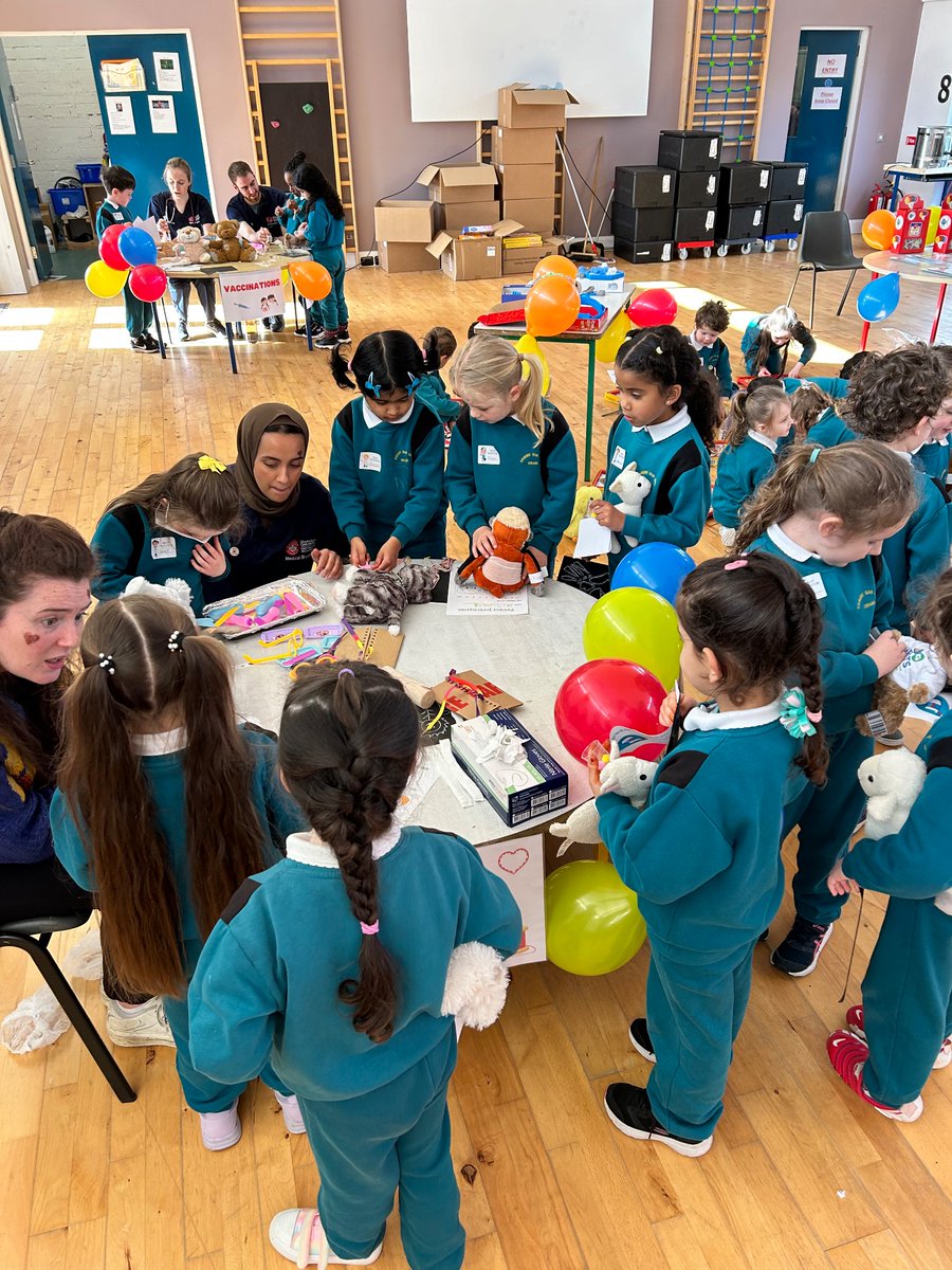 Today we are delighted to welcome the Teddy Bear’s Hospital to Creagh NS. Huge thanks to the doctors from @universityofgalway and especially to Caoimhe McGowan for making this happen. What an amazing experience for our young pupils.