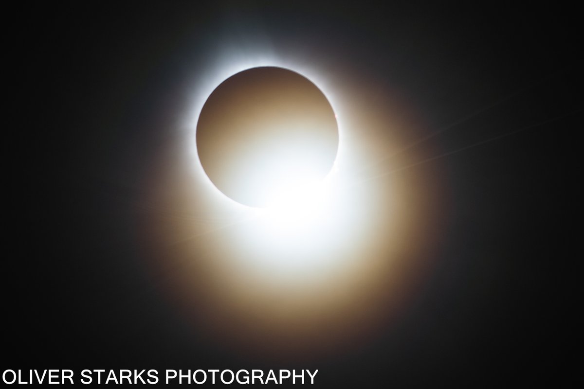 oliverstarks's tweet photo. A few shots from a special day with my family for the #GreatAmericanEclipse (we viewed the event from Franklin, Indiana) #Eclipse2024 #SolarEclipse #Astrophotography feel free to share with attribution https://t.co/9JNg657lv8