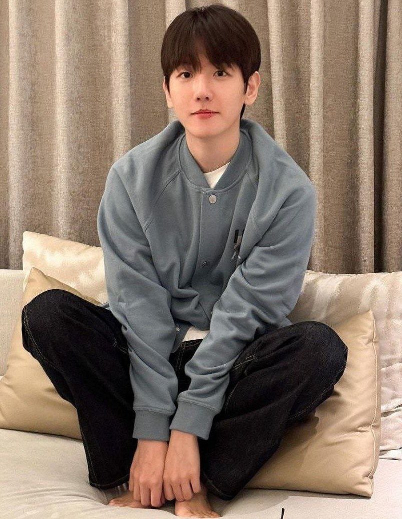 BBHE_'s tweet photo. -اون کیه که فسقلی و نخودیه، تو جیبِ من هم جا میشه؟!
+بکهیونی.. 🤏🏻
#BAEKHYUN
#백현 @B_hundred_Hyun ׅ https://t.co/exZR8hscNp