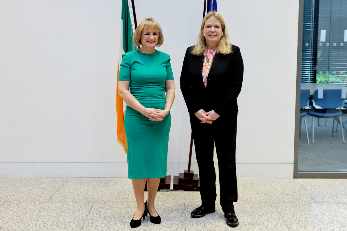 Delighted to welcome Germany's Secretary of State for Health Dr Antje Draheim and colleagues to @roinnslainte for a three-day engagement designed to increase collaboration and shared learning as we continue our public health reform efforts. gov.ie/en/press-relea…