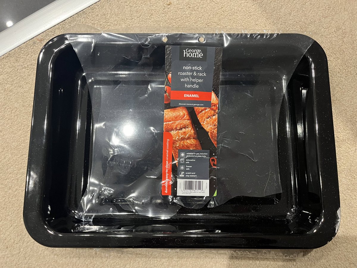 Charlottex's tweet photo. @AsdaServiceTeam Hello, I ordered a grill online and when I collected it yesterday it was missing the rack and handle! It’s also damaged on the bottom right corner. How can I get a replacement please? https://t.co/uTYmB8KNDE