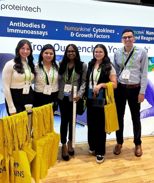 Lovely to meet our travel grant winner Renyta Moses at the AACR Annual Meeting. Find us at booth 914 💫 #AACR24 @AACR