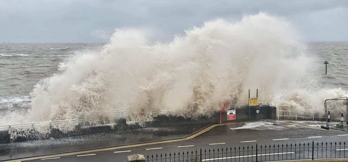 TravelSomerset's tweet image. Scene from Blue Anchor earlier today. It's still very windy out there - please take care, be aware there may be debris and fallen trees. If you do spot a problem please report it here somerset.gov.uk/roads-travel-a…