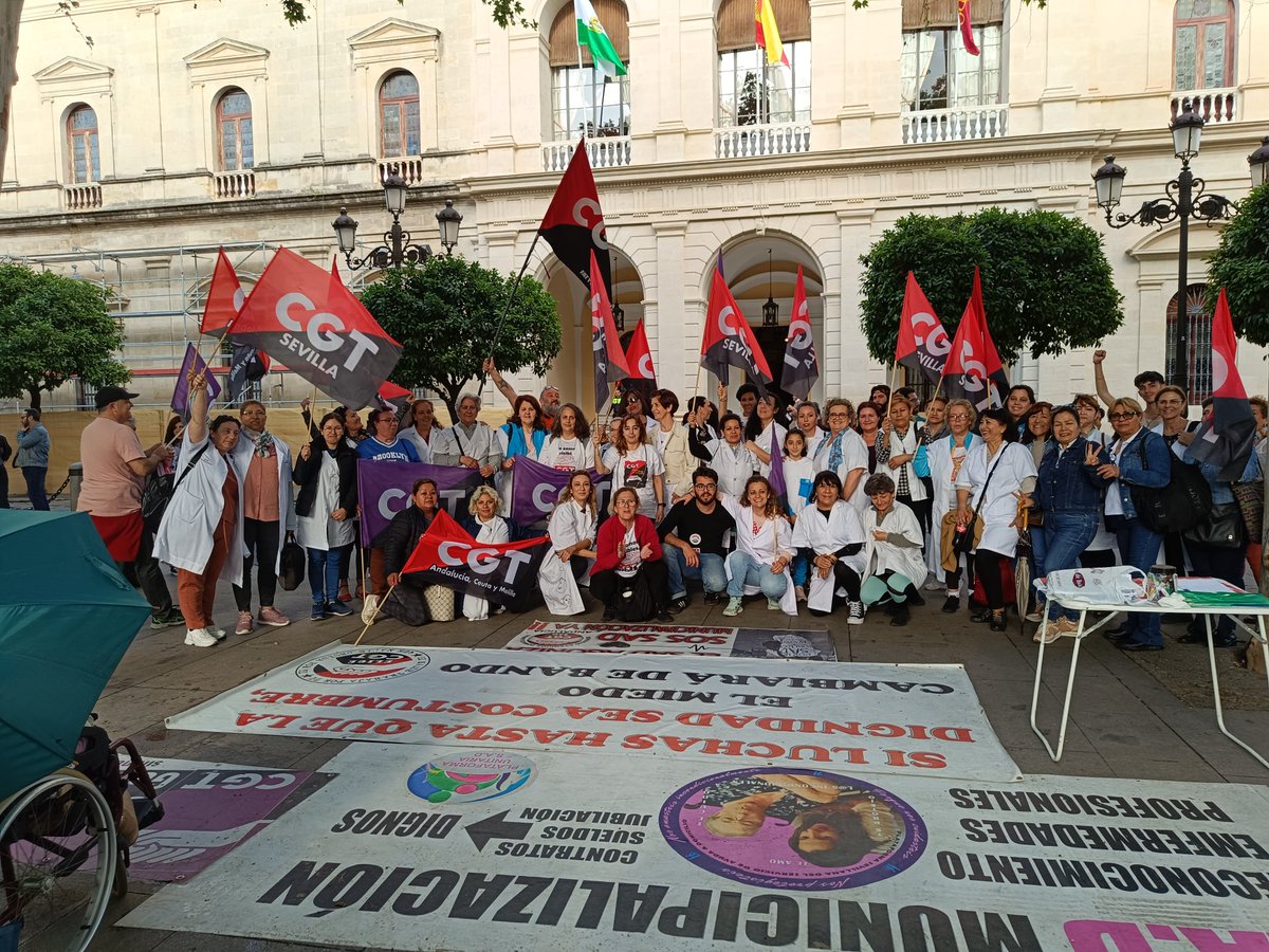 Les treballadores del Servei d'Atenció Domiciliaria (SAD), organitzades en @CGT_SAD_SEVILLA duen més d'una setmana resistint enfront @Ayto_Sevilla.

Tota la nostra solidaritat! Sou exemple de lluita!

#AcampadaSADSevilla #CuidadosEsencialesSADSevilla #MunicipalizaciónSADSevilla